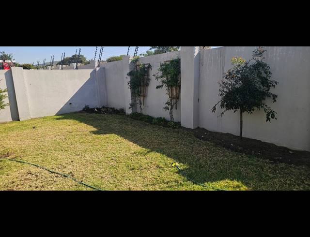 3 BEDROOM TOWNHOUSE FOR SALE IN WATERKLOOF AH